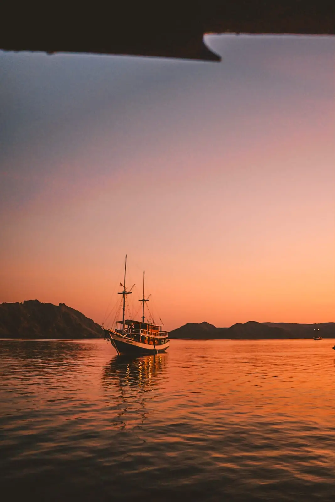 Sailing Komodo 2 Days 1 Night